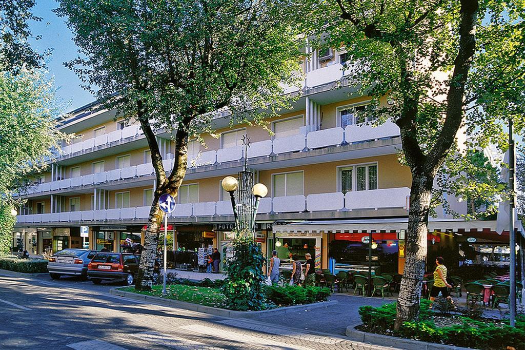 Condominio Bussola Bibione Exterior foto